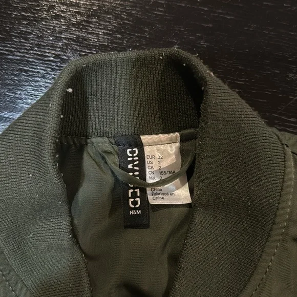 H&M bomber jacket - Picture 3 of 5